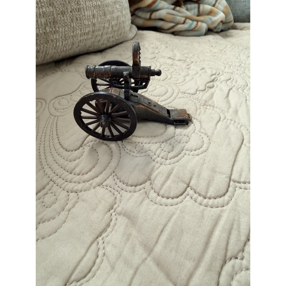 Vintage Diecast Metal‎ Pencil Sharpener Cannon